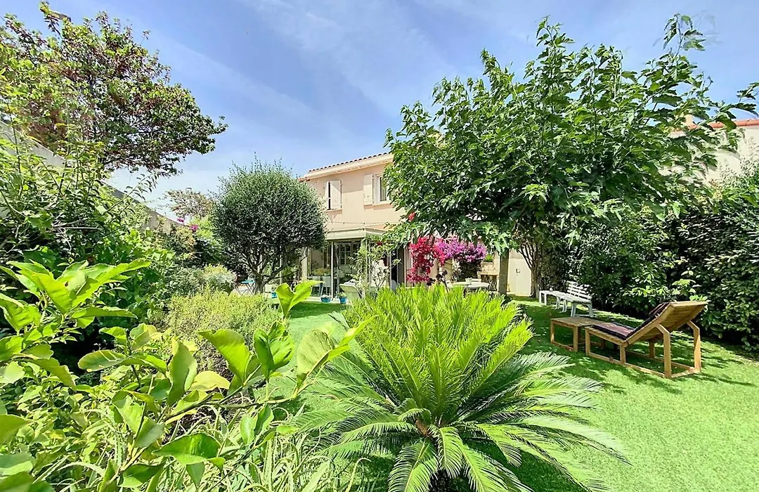 Charmante Villa 4 Pièces avec Piscine, Terrasse et Parking Privé à La Ciotat - Proche Plages - FR-1-770-33-1