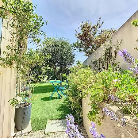 Charmante Villa 4 Pièces avec Piscine, Terrasse et Parking Privé à La Ciotat - Proche Plages - FR-1-770-33-3